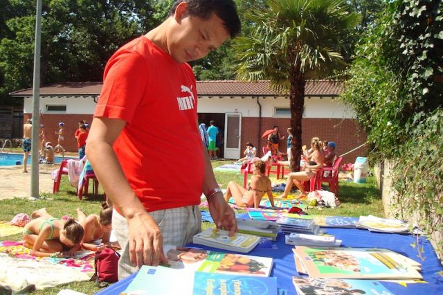 Punto de Informacion Europea en las piscinas de Villacarriedo